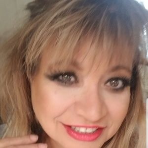 Meet your Posher, Vicky